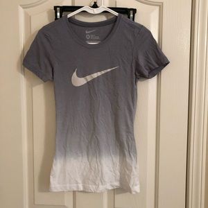 Nike tee xs
